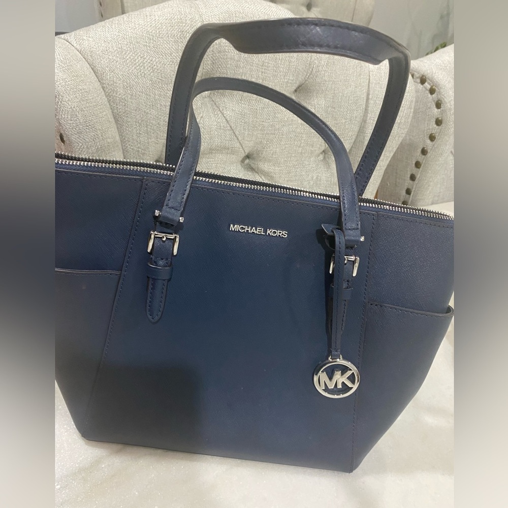 Michael Kors Navy Blue Medium Shoulder Bag. (Used once)